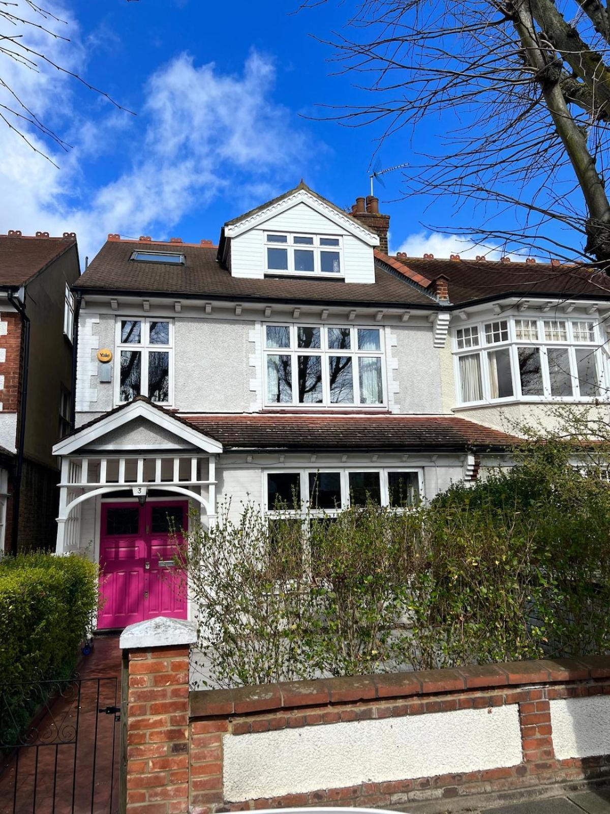 Beautiful 4 Bedroom Family In Barnes Holiday home