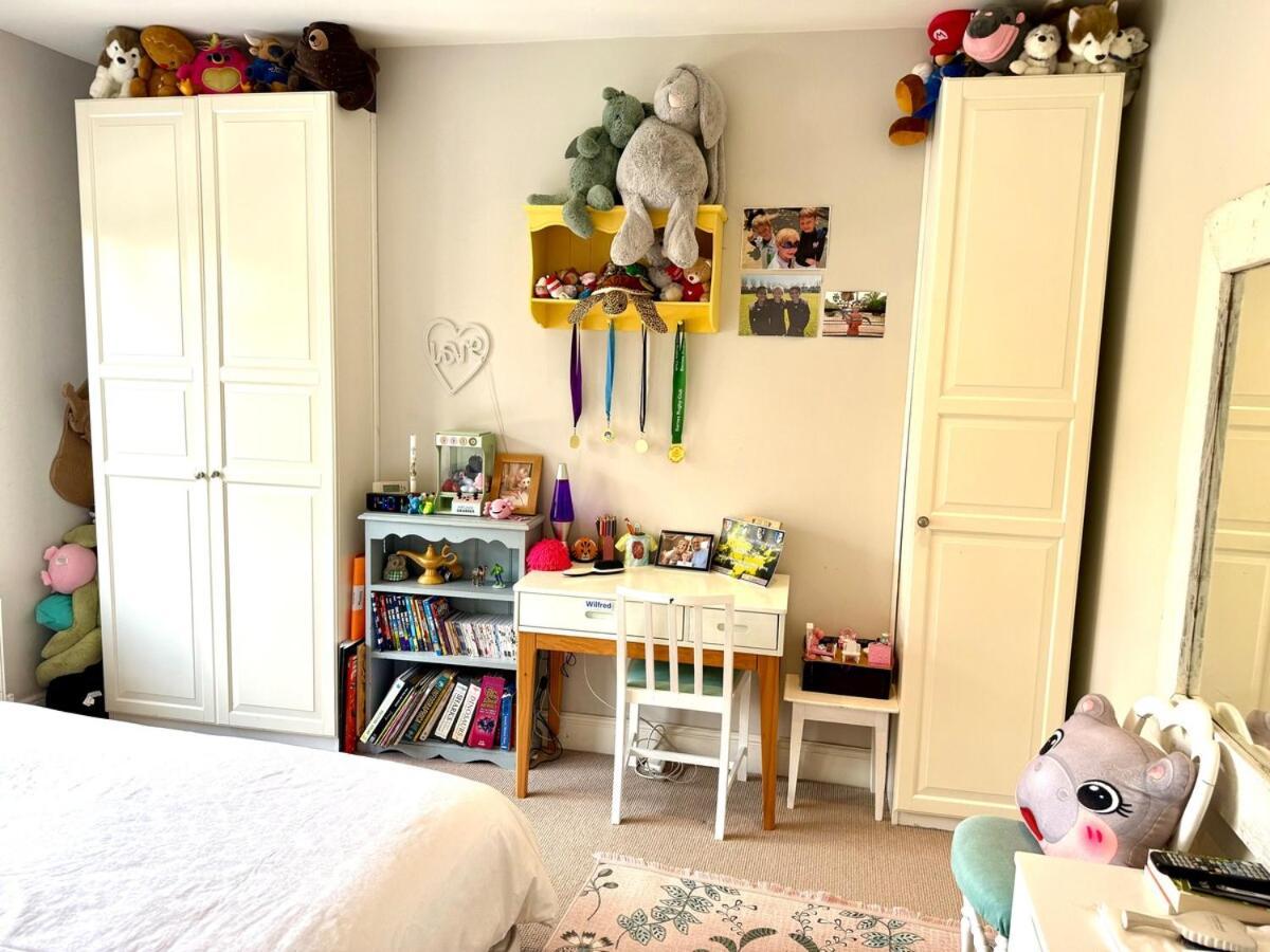 Beautiful 4 Bedroom Family In Barnes London