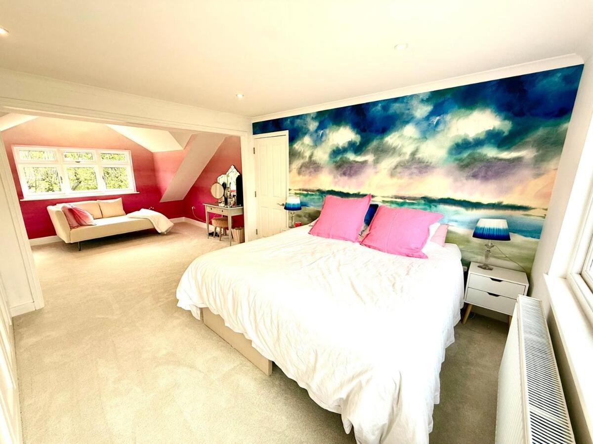 Holiday home Beautiful 4 Bedroom Family In Barnes